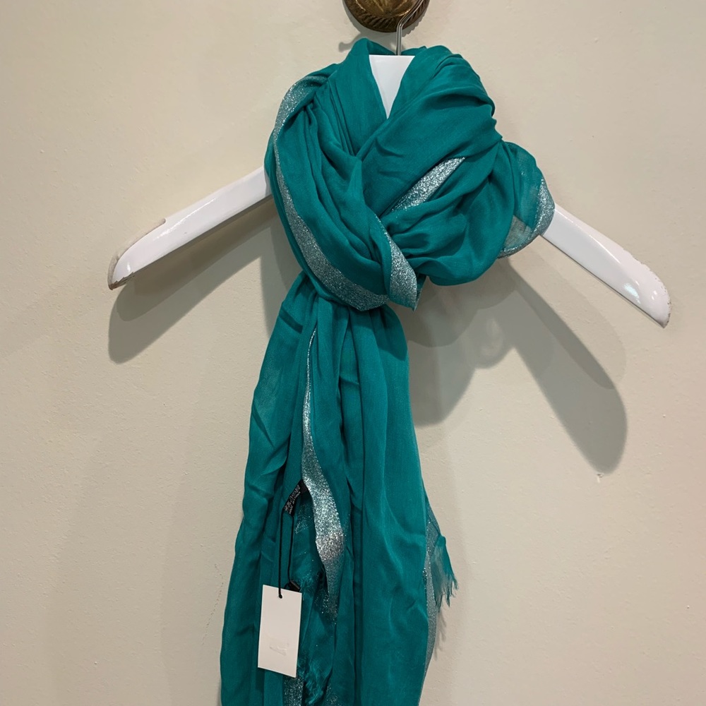 NWT Beautiful Teal & Silver Scarf / Wrap